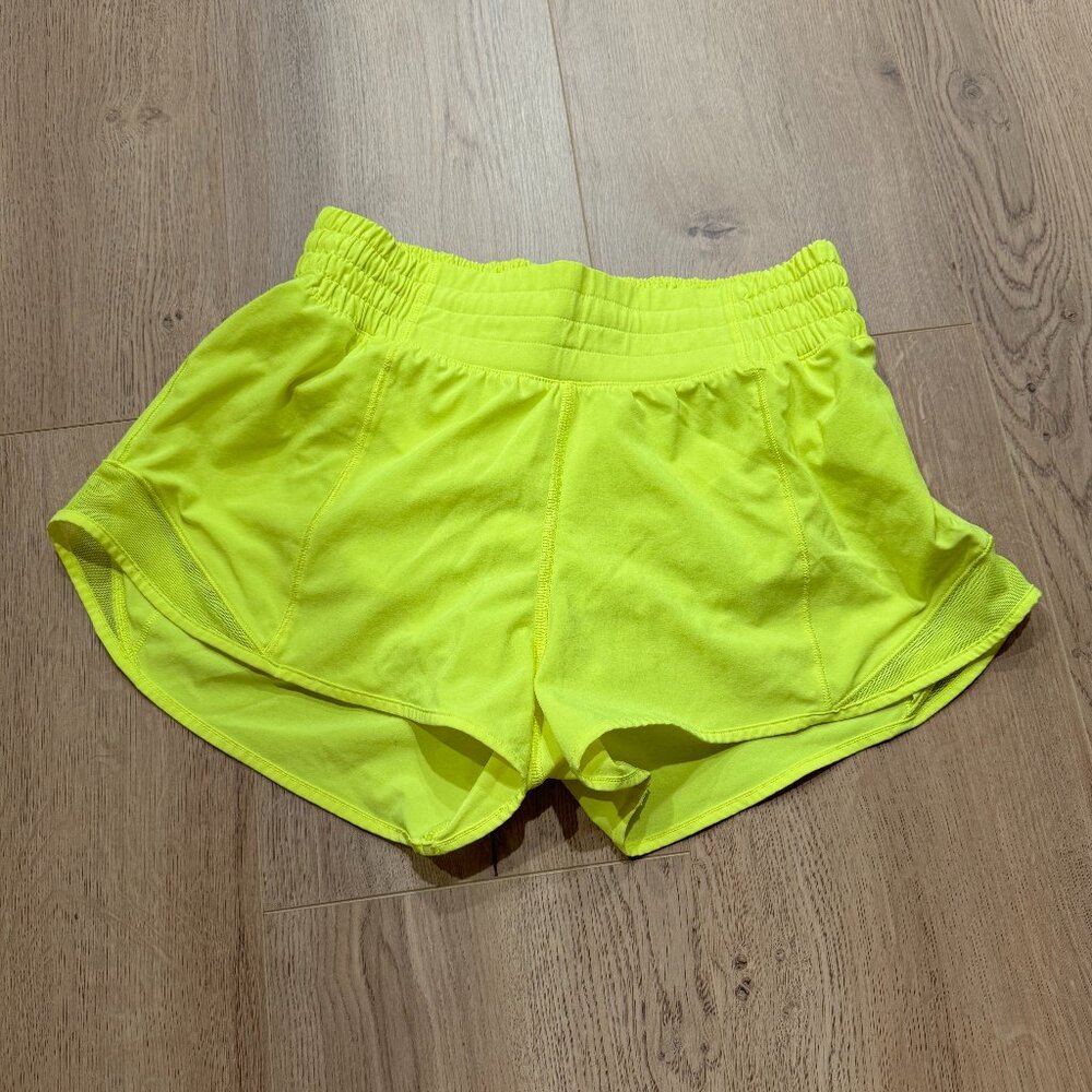 lululemon Hotty Hot HR 2.5" shorts size 4